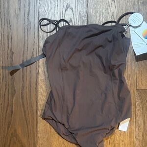 Brown Vuori “Dune” One-Piece Swimsuit size M with cutout back